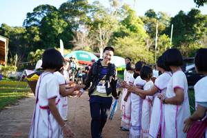 BIB: 2542
                            <button type="button" onclick="openModal(18981115)" class="btn btn-primary btn-sm float-right btn-popup" data-toggle="modal" data-target=".modal-high-quality">
                        <i class="fas fa-shopping-cart"></i> Add to Cart
                    </button>
                                            <button type="button" onclick="isThisMe(18981115, true)" class="btn btn-success btn-sm float-right btn-popup btn-isme hidden" data-toggle="tooltip" data-placement="bottom" title="นี่คือรูปของคุณใช่ไหม คลิกที่นี่เพื่อเอาเข้าอัลบั้ม">
                        <i class="fas fa-plus"></i> Add to album
                    </button>
                    <button type="button" onclick="isThisMe(18981115, false)" class="btn btn-warning btn-sm float-right btn-popup btn-isnotme hidden">
                        <i class="fas fa-ban"></i> Remove from album
                    </button>